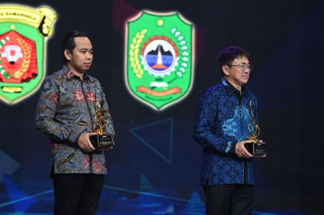 
 Bupati Jember Raih Penghargaan atas Dedikasi pada Infrastruktur dan Akses Pendidikan